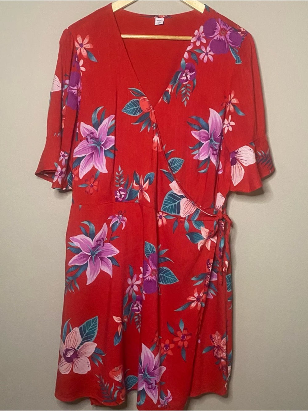 Old Navy Red Floral Wrap Dress Size Large Lined Tropical Resort Vacation Wear